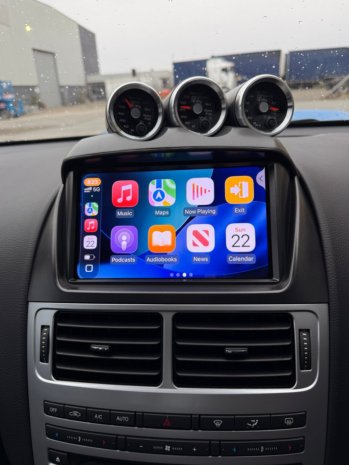 Ford Falcon FG MK2 GENOVA wireless CarPlay head unit installed in dashboard