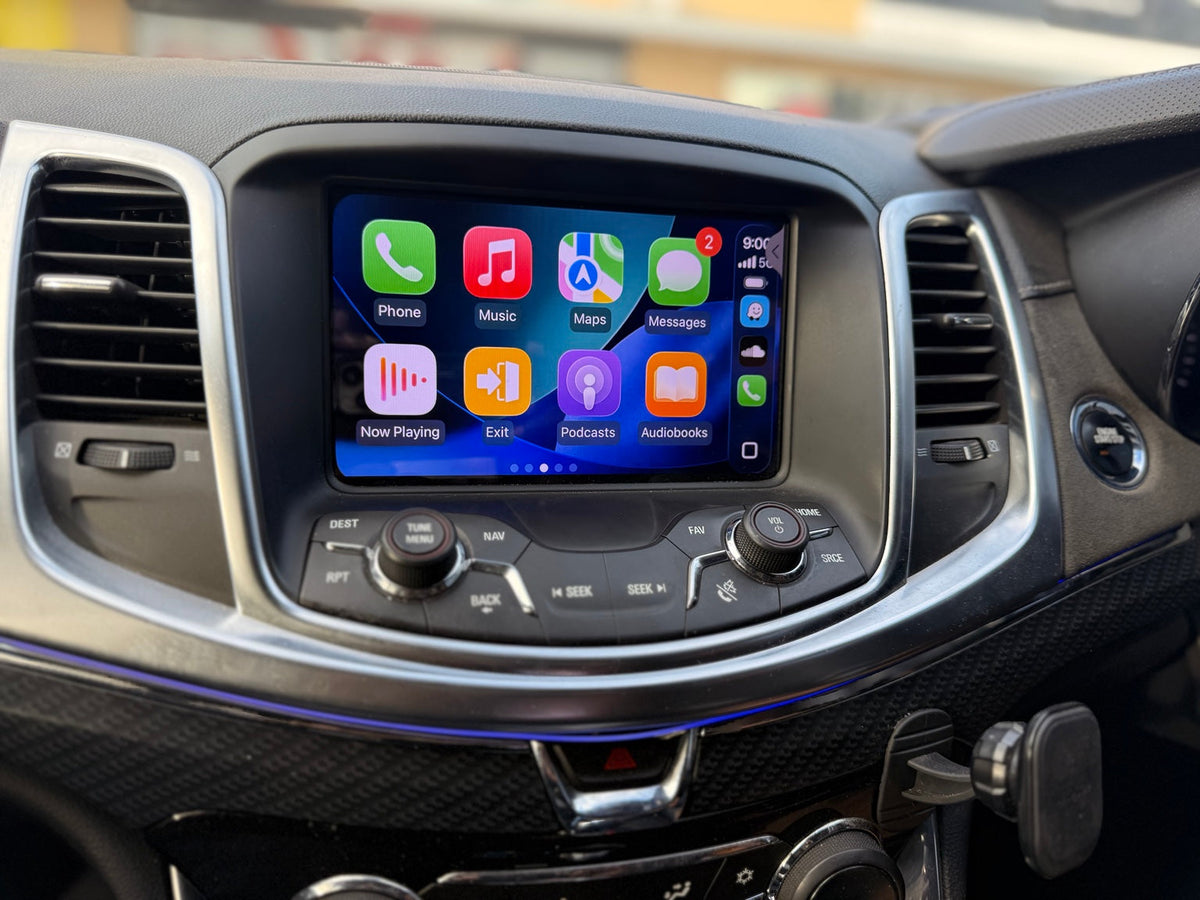 GENOVA Holden Commodore VF Series 1 factory MyLink screen showing wireless Apple CarPlay
