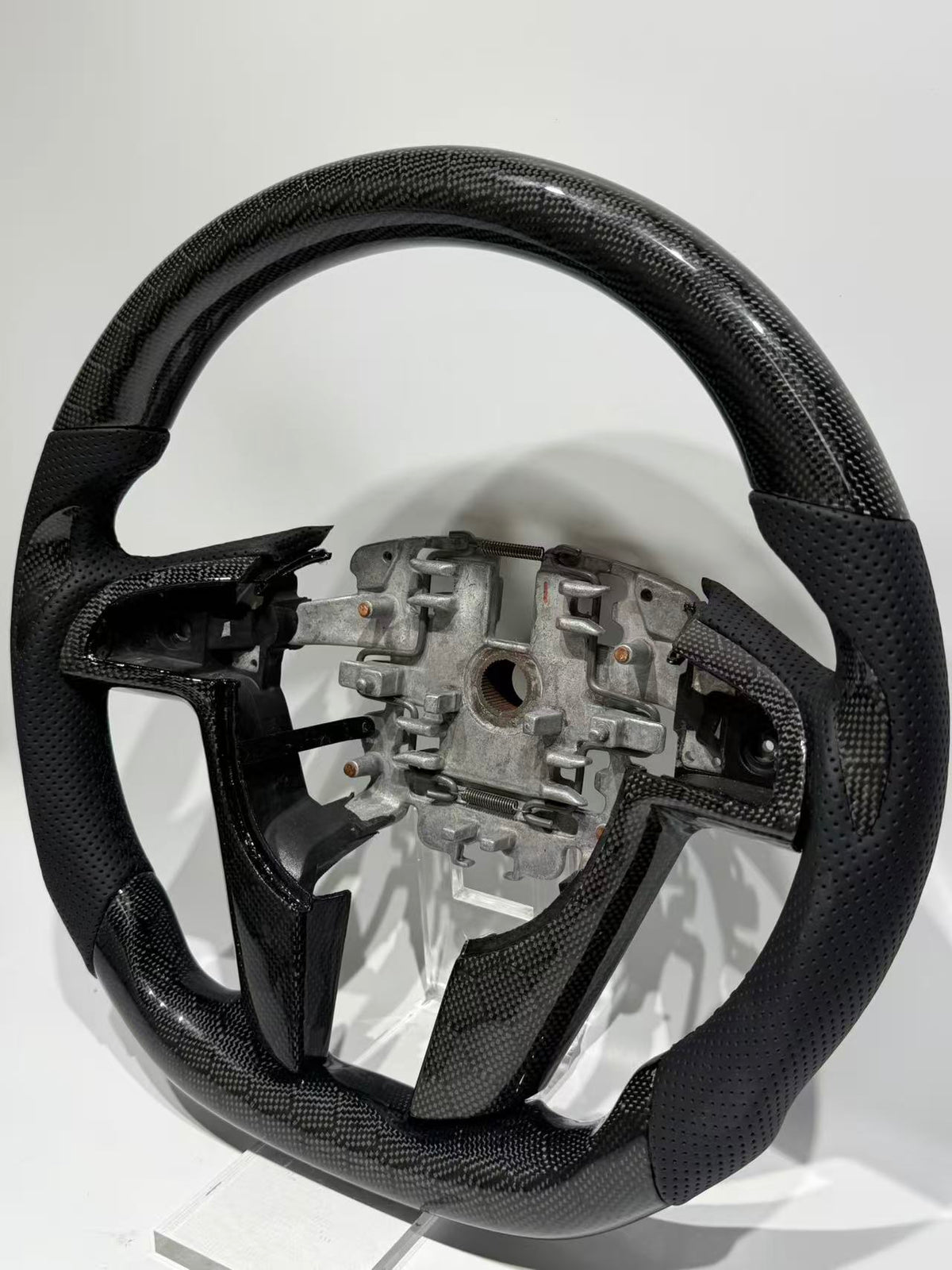 GENOVA Ford Territory SZ all black carbon fibre and leather steering wheel angled view without centre components