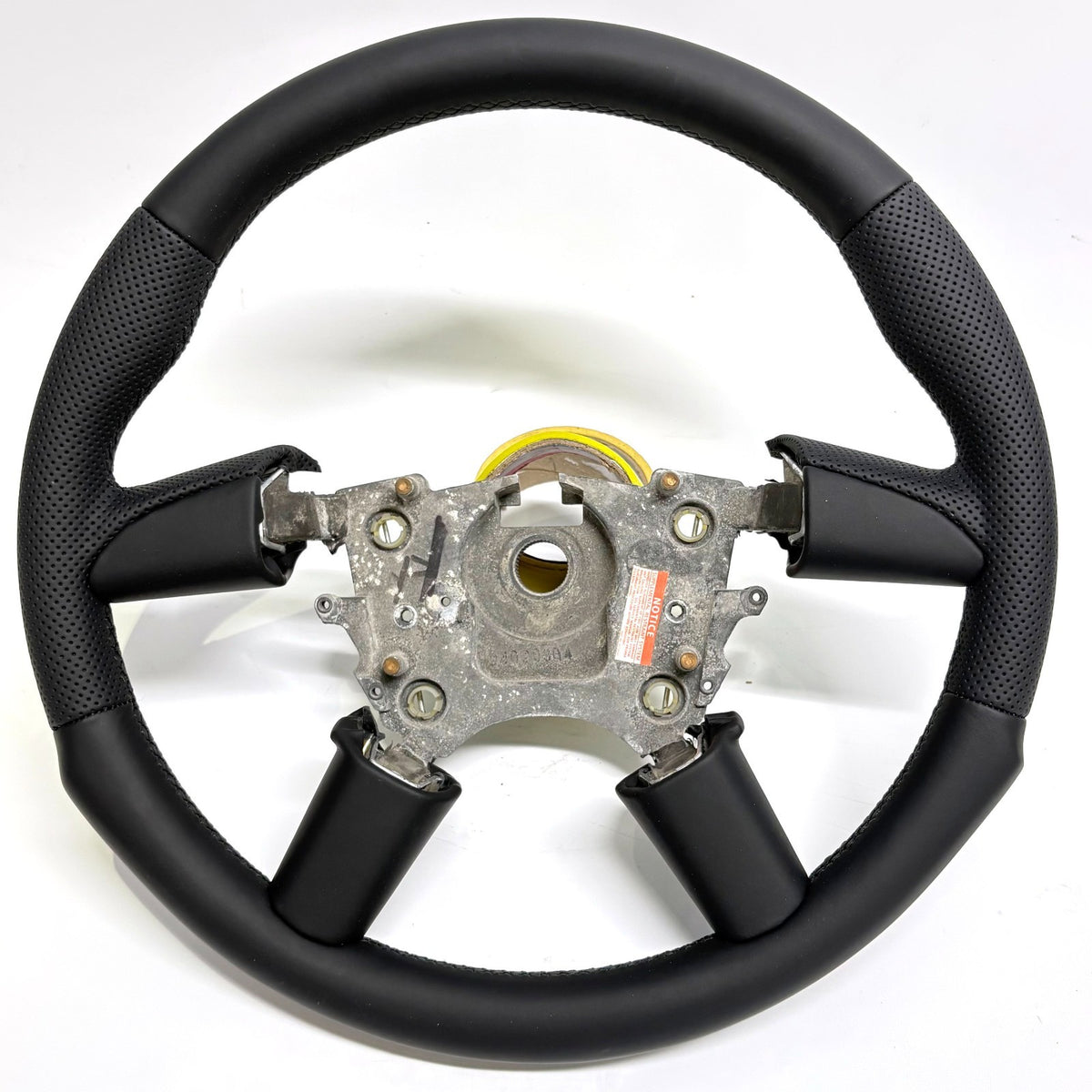 Carbon fibre weave detail on Holden VY VZ Pontiac GTO steering wheel